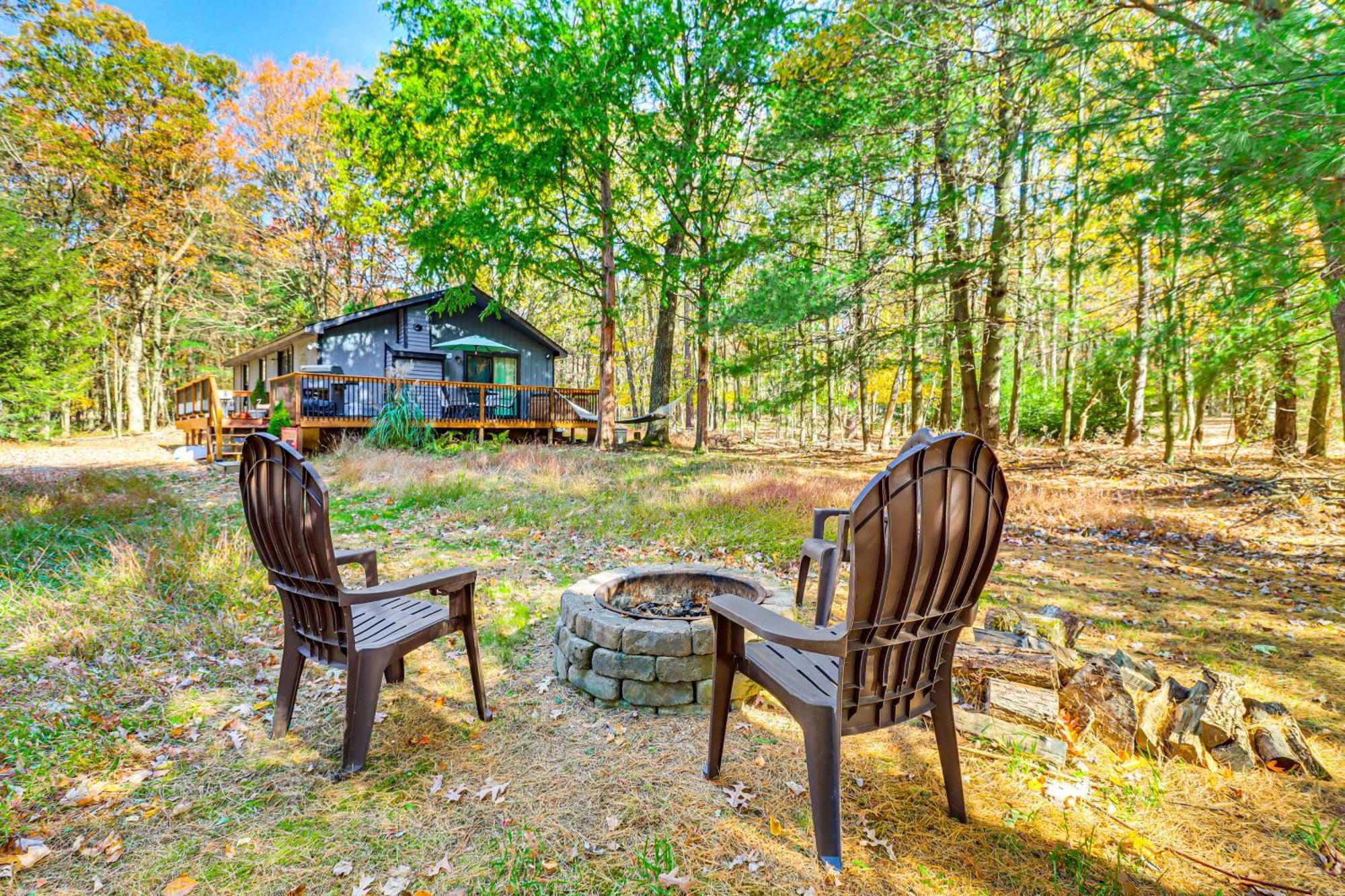 Quaint Jim Thorpe Cabin Retreat, Walk To Beach! Extérieur photo